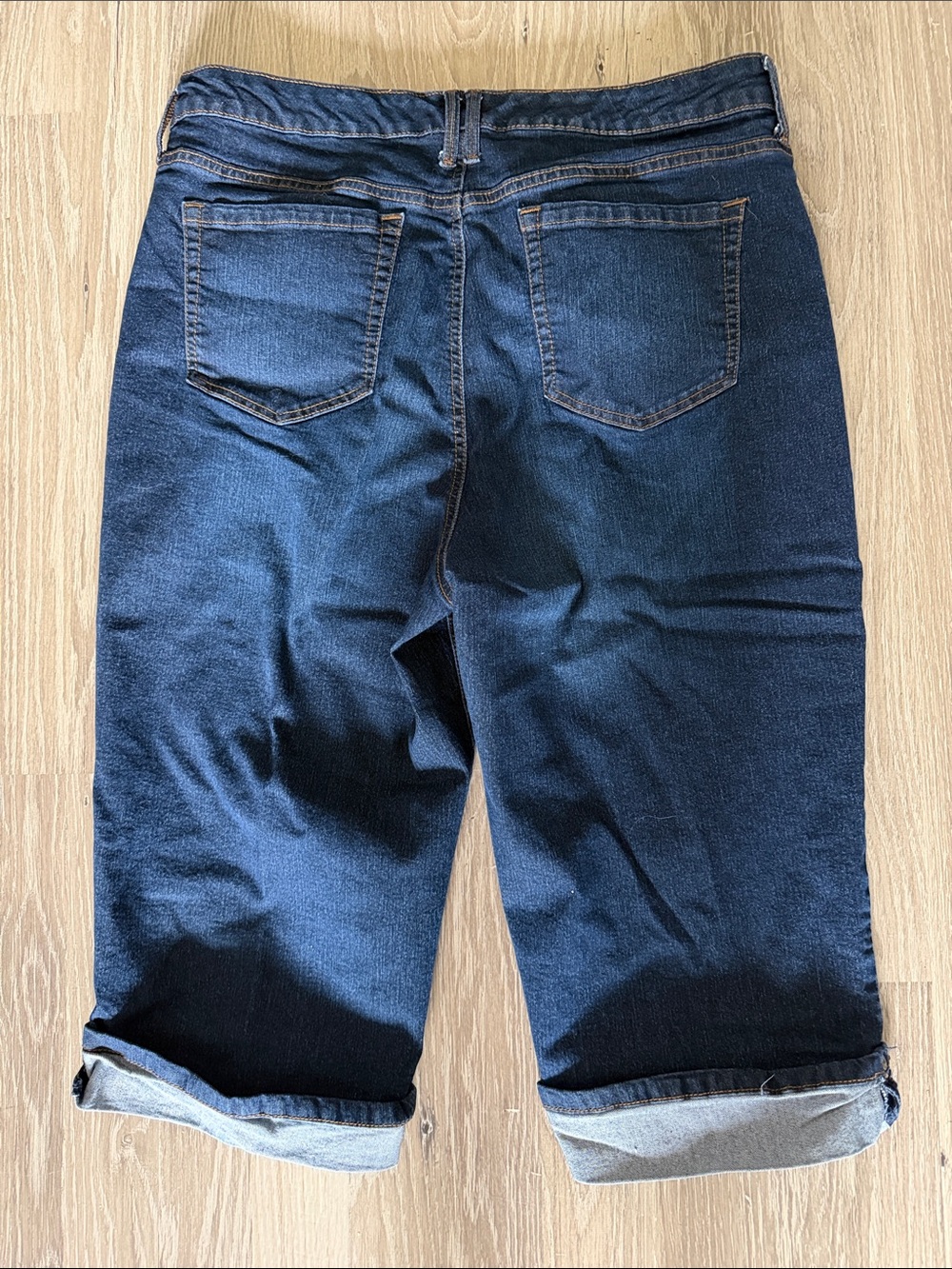 Gloria Vanderbilt Dark Blue Cropped Slim Capri Jeans Size 16 - Picture 2 of 3